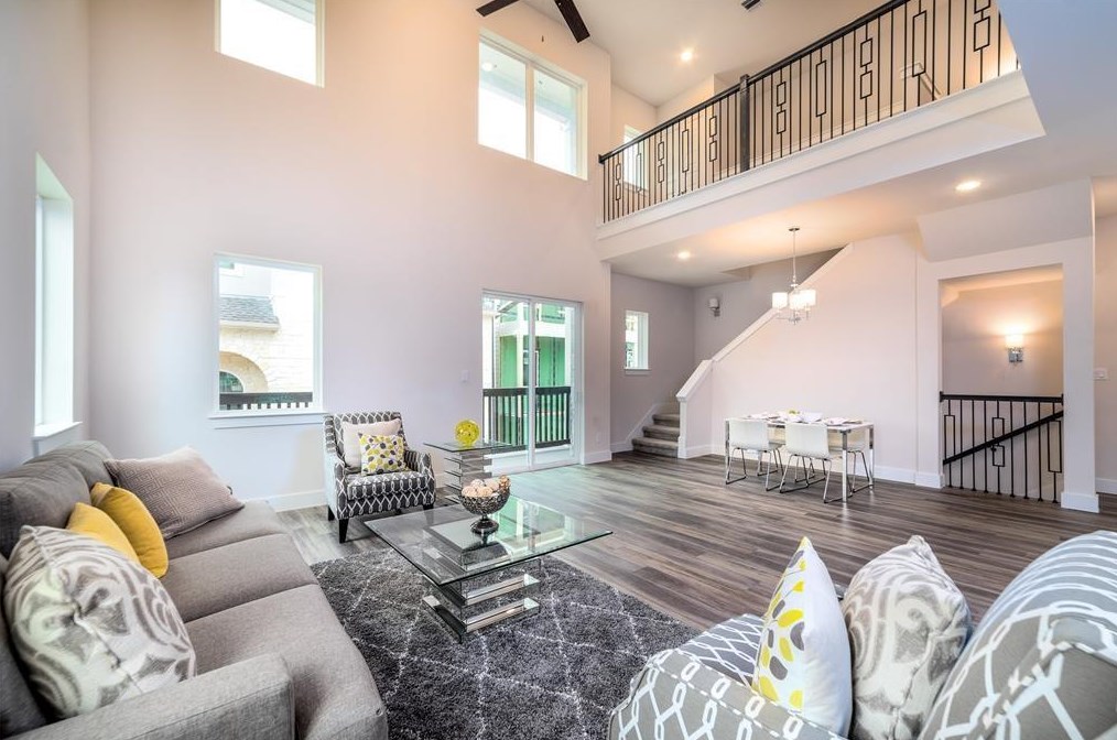 1426 34th 1/2 St, Houston, TX 77018-6229