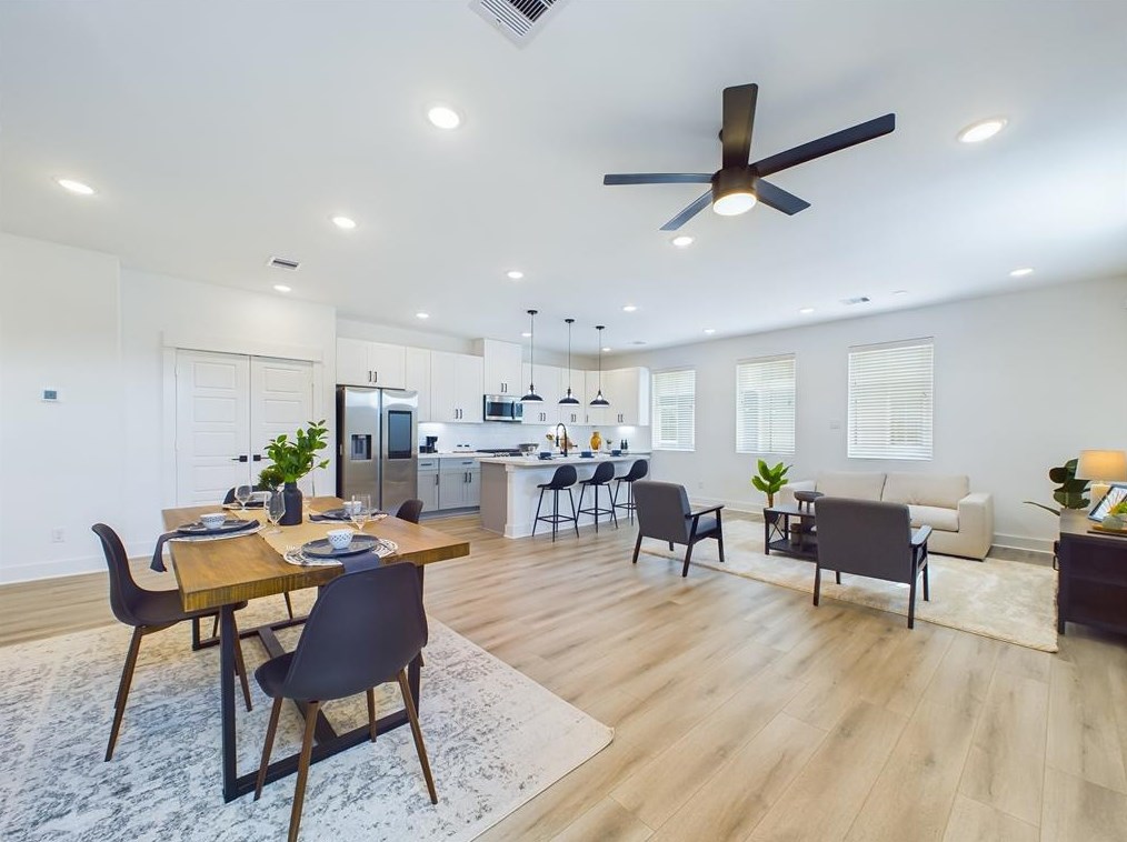 3070 Jensen Dr, Houston TX  77026-5513 exterior