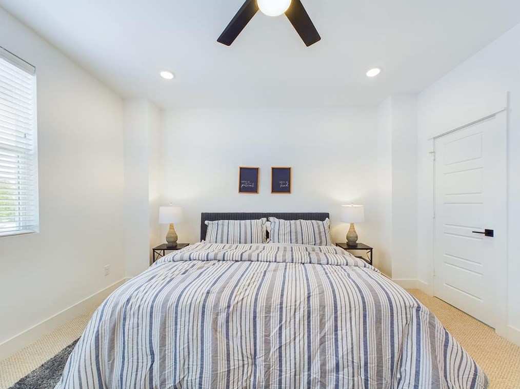 3070 Jensen Dr, Houston TX  77026-5513 exterior