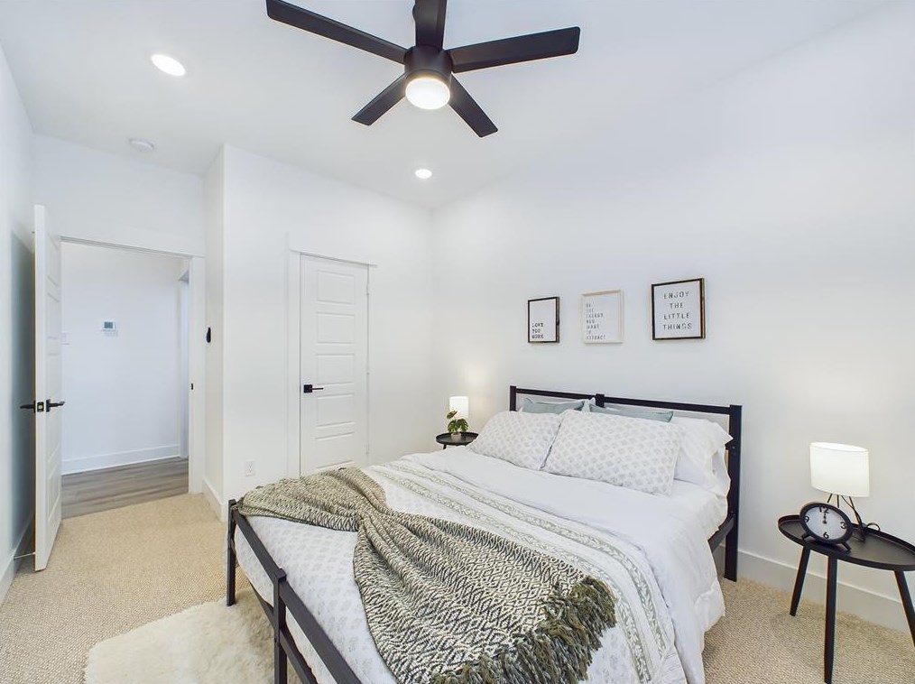 3070 Jensen Dr, Houston TX  77026-5513 exterior