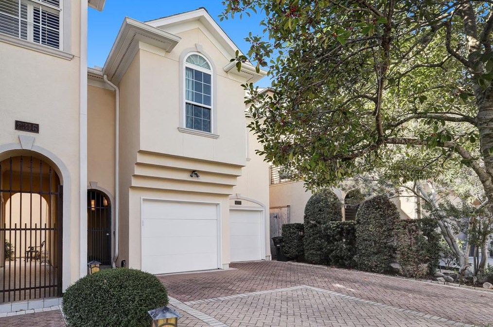2314 Peckham St, Houston, TX 77019-6436