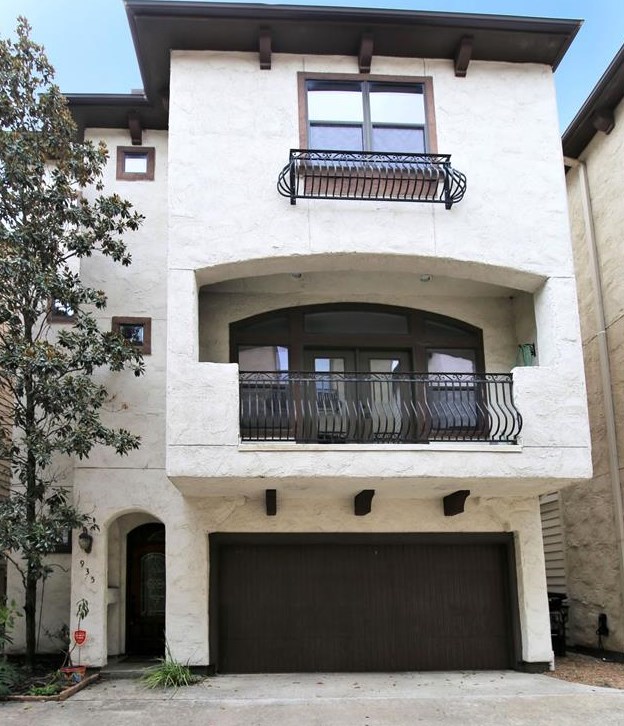 935 W 21st St, Houston, TX 77008