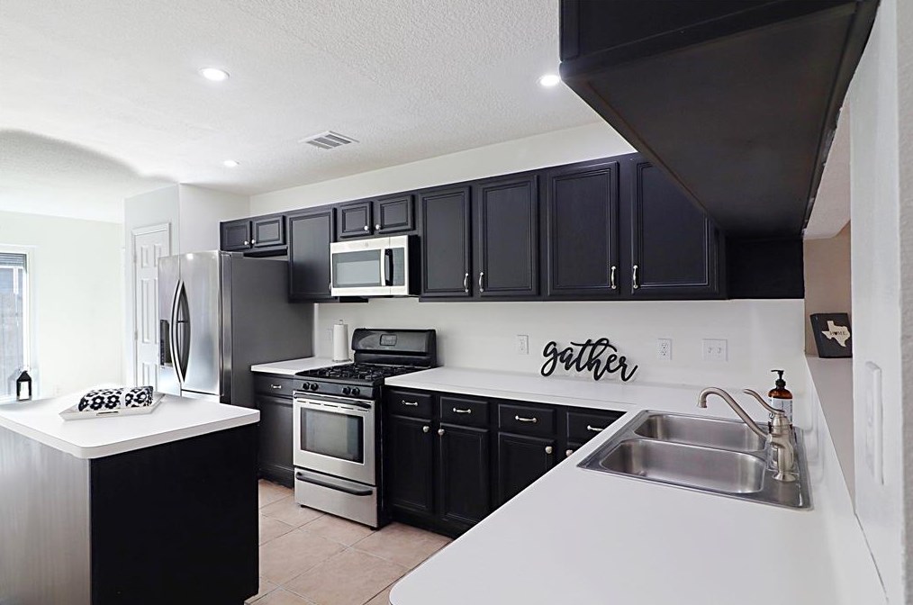 9307 Cabin Creek Dr, Houston TX  77064-3810 exterior