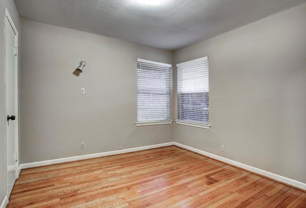 4622 Kingfisher Dr, Houston TX  77035-5114 exterior