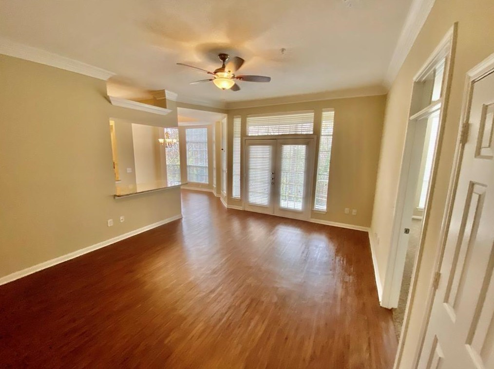 5353 Memorial Dr #1019, Houston, TX 77007