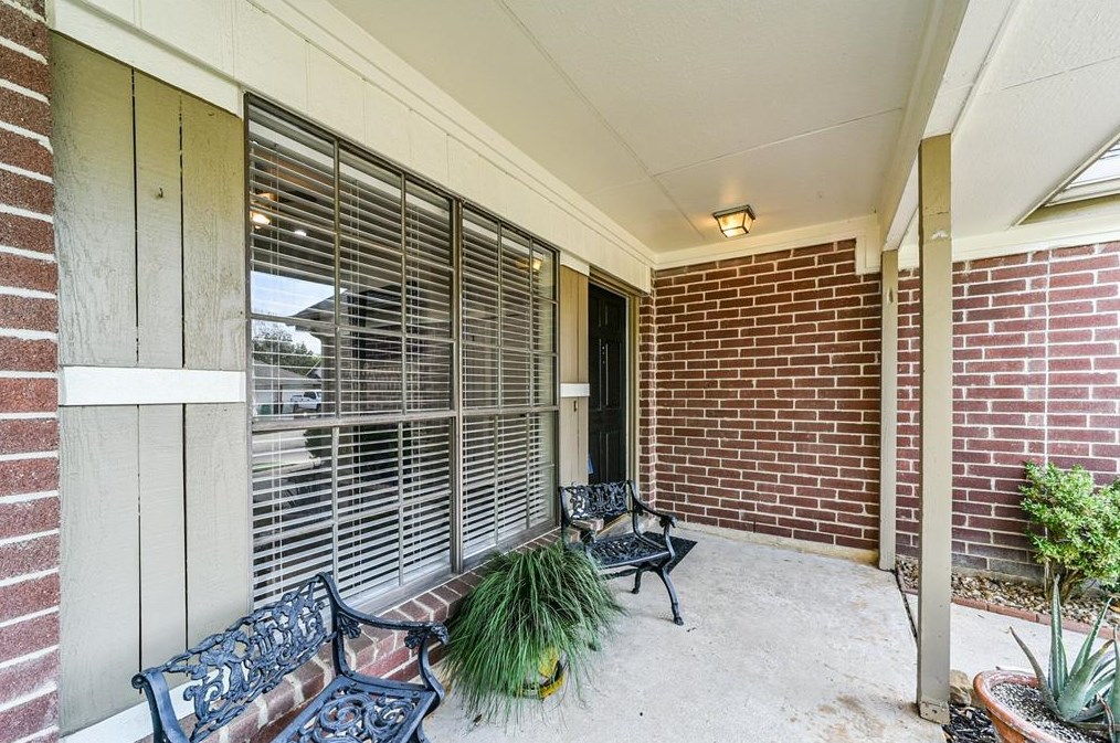 19422 Stamford Dr, Tomball, TX 77375-6787