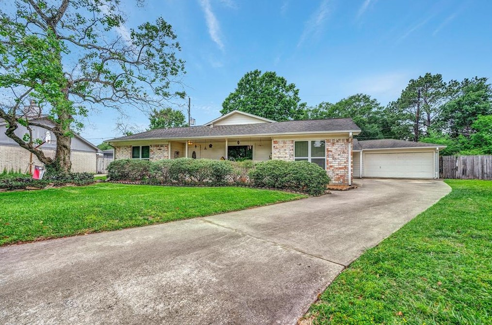11915 Windlake Dr, Houston, TX 77070-5468