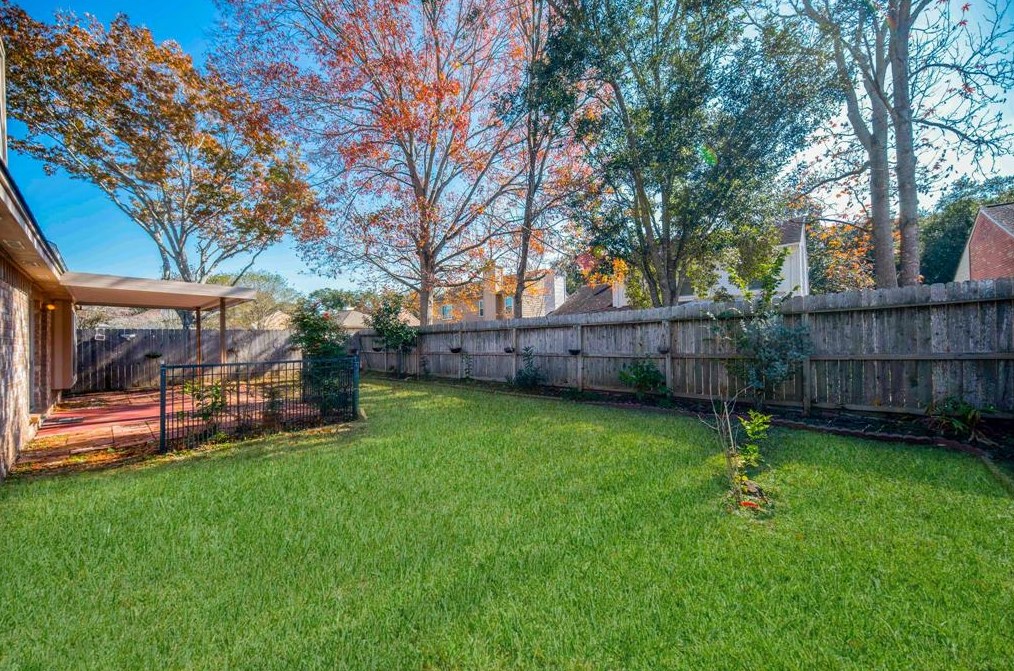3806 Carya Cir, Sugar Land TX  77479-1946 exterior