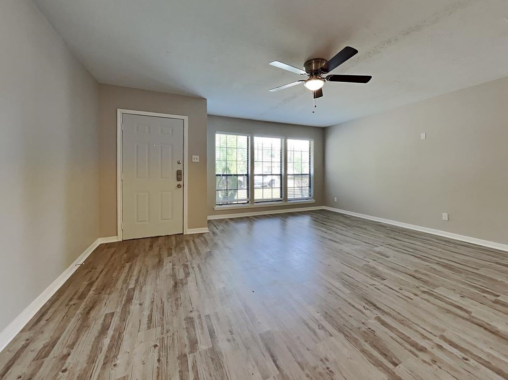 10626 Sagewillow Ln, Houston, TX 77089