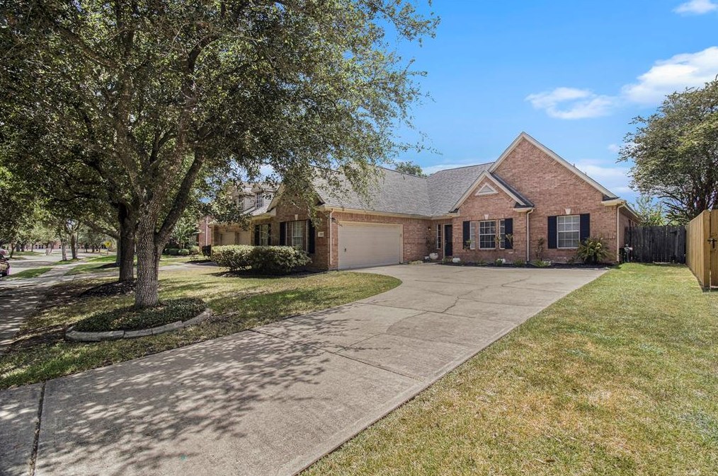 13522 Scenic Glade Dr, Houston TX  77059-2809 exterior