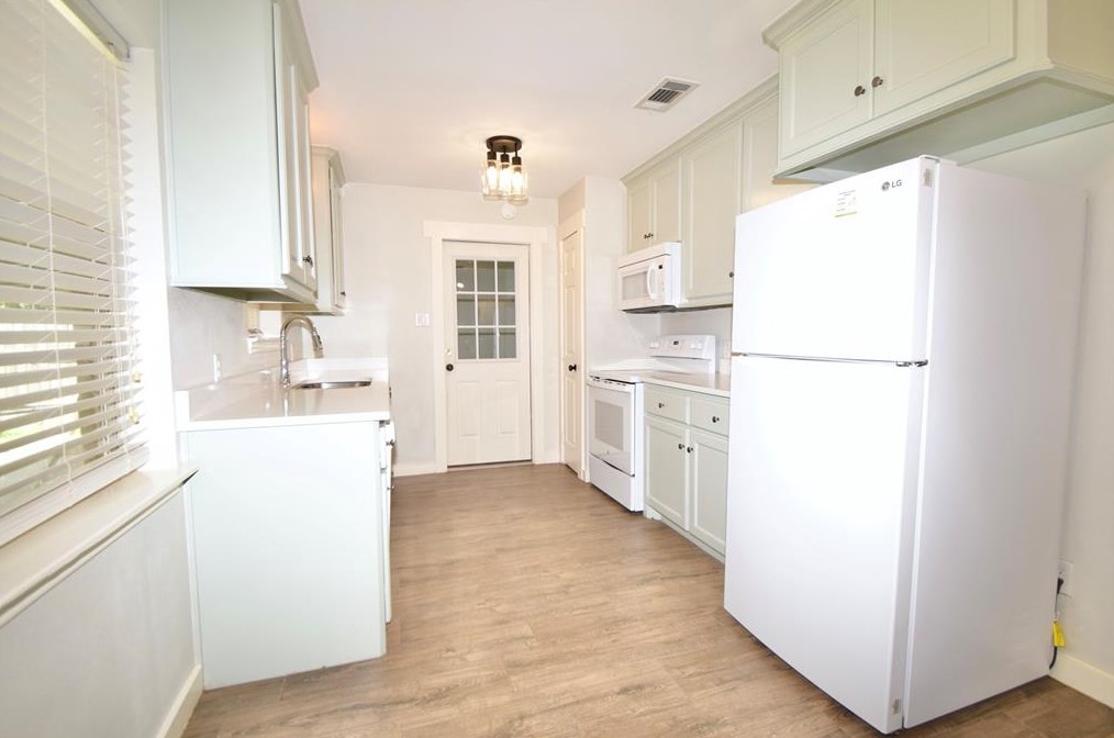 2903 North Ave, Needville, TX 77461-8146