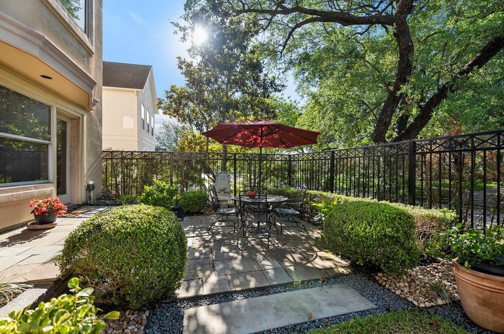 4008 Childress St #a, Houston, TX 77005