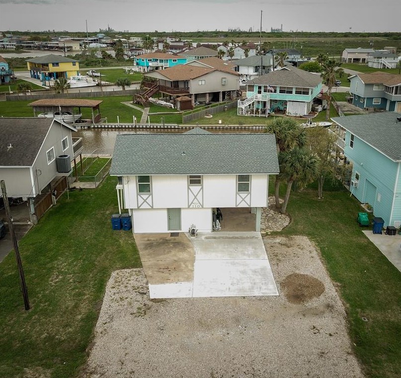 110 Crows Nest Rd, Jones Creek, TX 77541