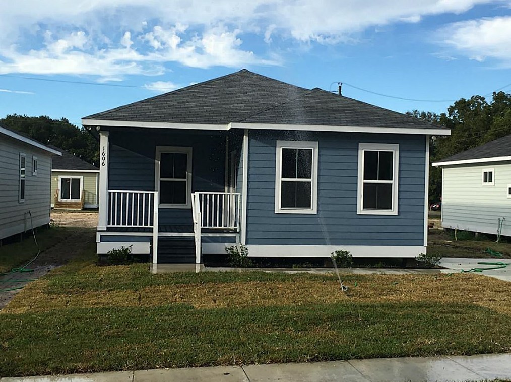 1606 W Willis St, Alvin, TX 77511