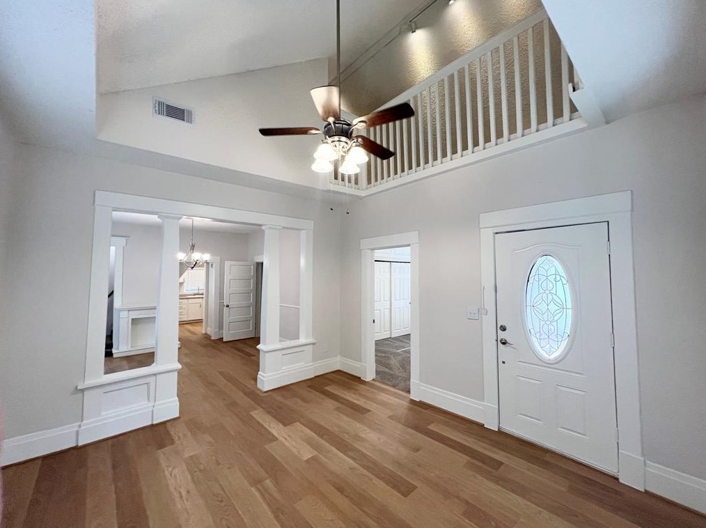 421 Myrtle St, Angleton, TX 77515-4706