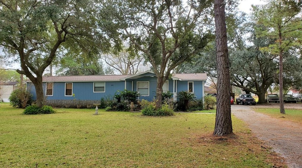 6002 Cottonwood St, Pearland, TX 77584