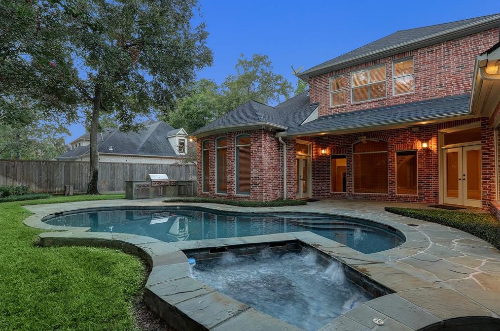 2 Dunnam Ln, Houston, TX 77024-6543
