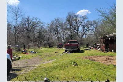 6431 220, Plum, TX 78945 - Photo 4