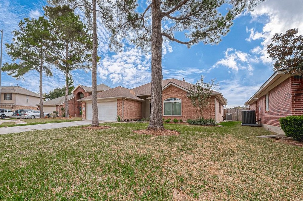 11814 Copperas Creek Dr, Sugar Land TX  77498-7336 exterior
