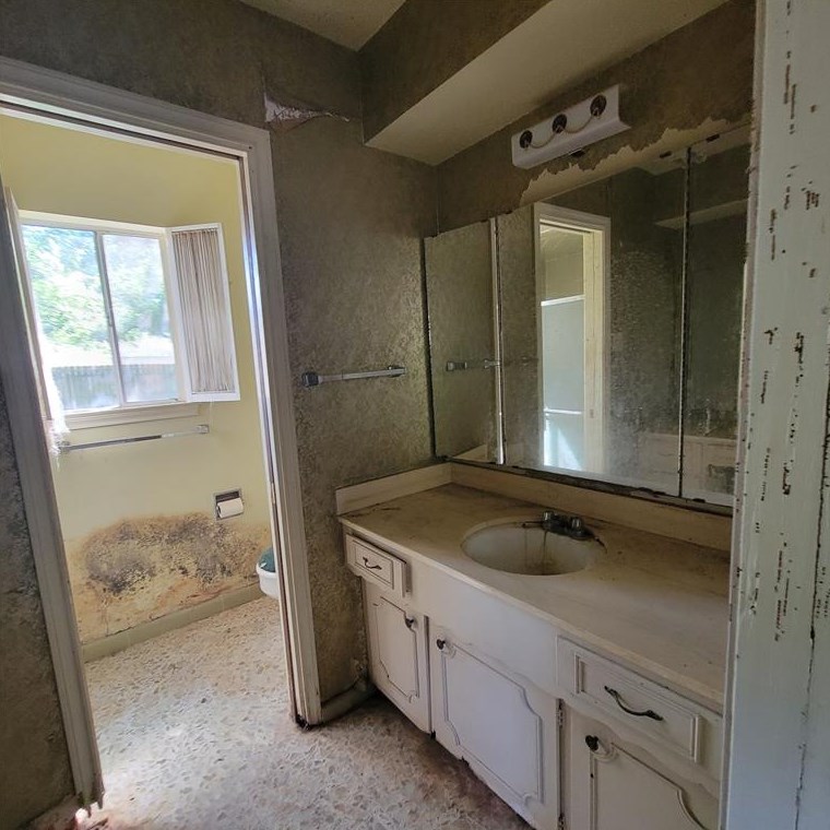 18630 Prince William Ln, Houston TX  77058-4225 exterior