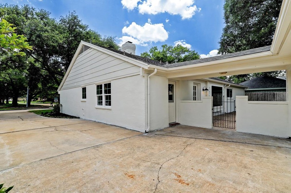 11858 Westmere Dr, Houston TX  77077-3715 exterior