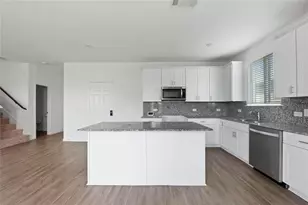 10705 Fairview Lndg Dr, Houston, TX 77075 - Photo 2