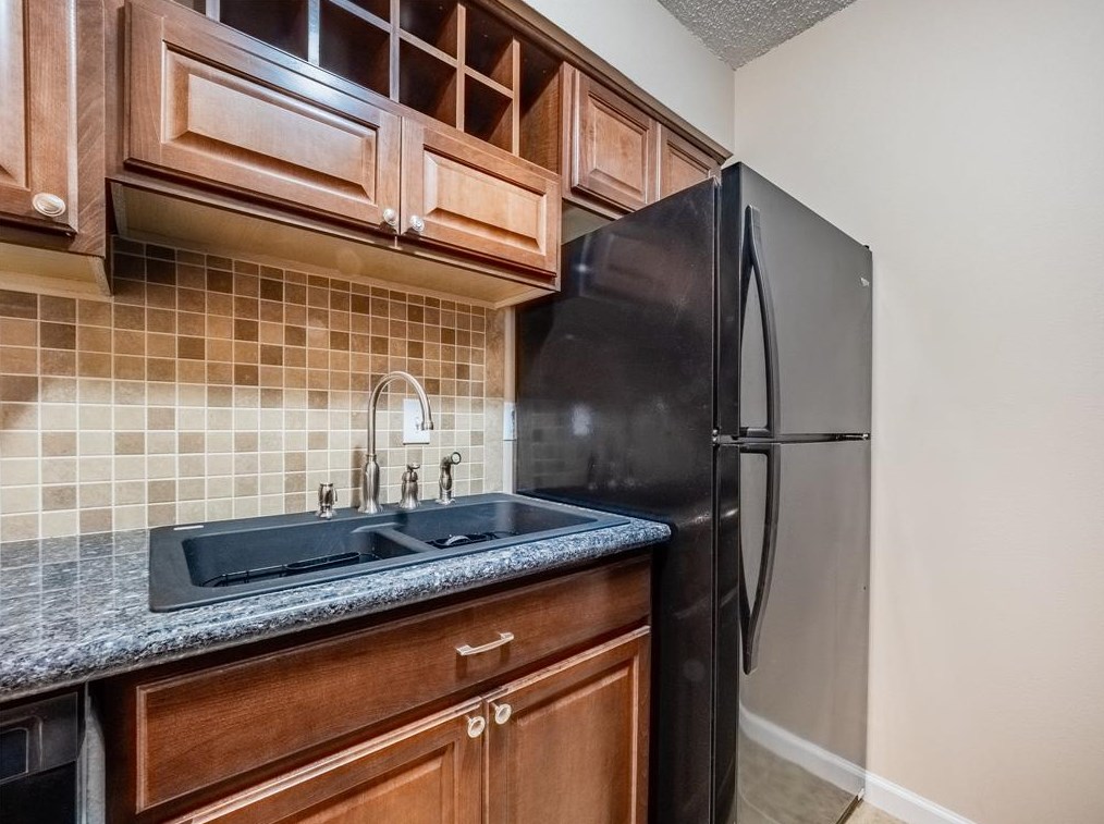 3535 Nasa Pkwy Apt 44, Taylor Lake Village, TX 77586