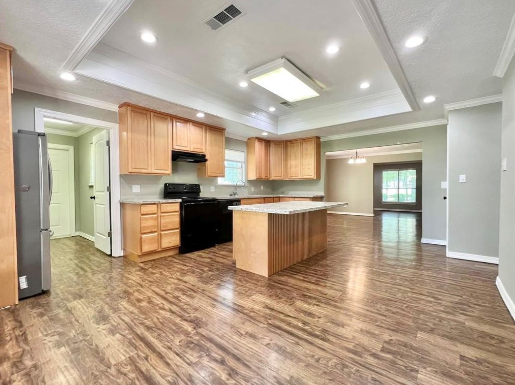 1030 Pine Timbers Dr, Grayburg, TX 77659