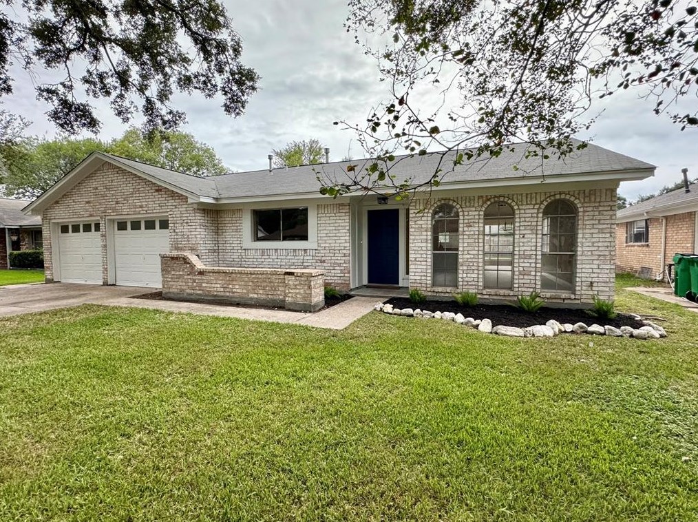 1402 Cactus St, Baytown TX  77521-3508 exterior