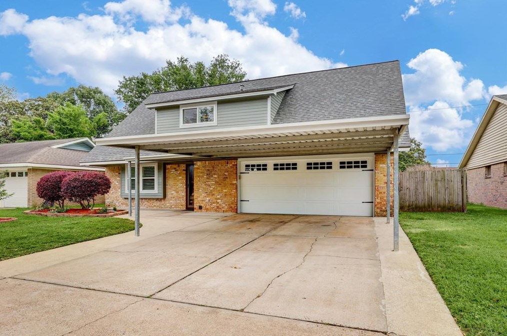 729 E Dartmouth Ln, Deer Park, TX 77536