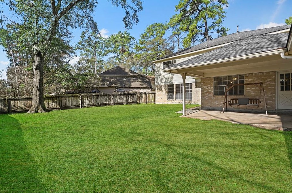 3215 Candleknoll Dr, Spring TX  77388-5862 exterior
