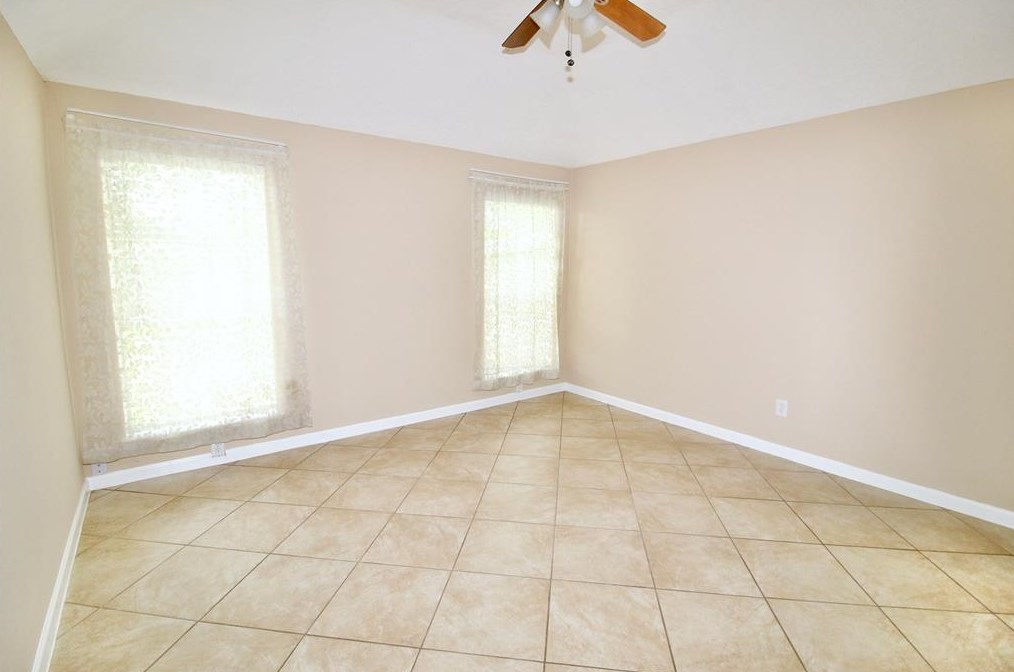 1926 Summerfield Pl, Sugar Land TX  77478-2557 exterior