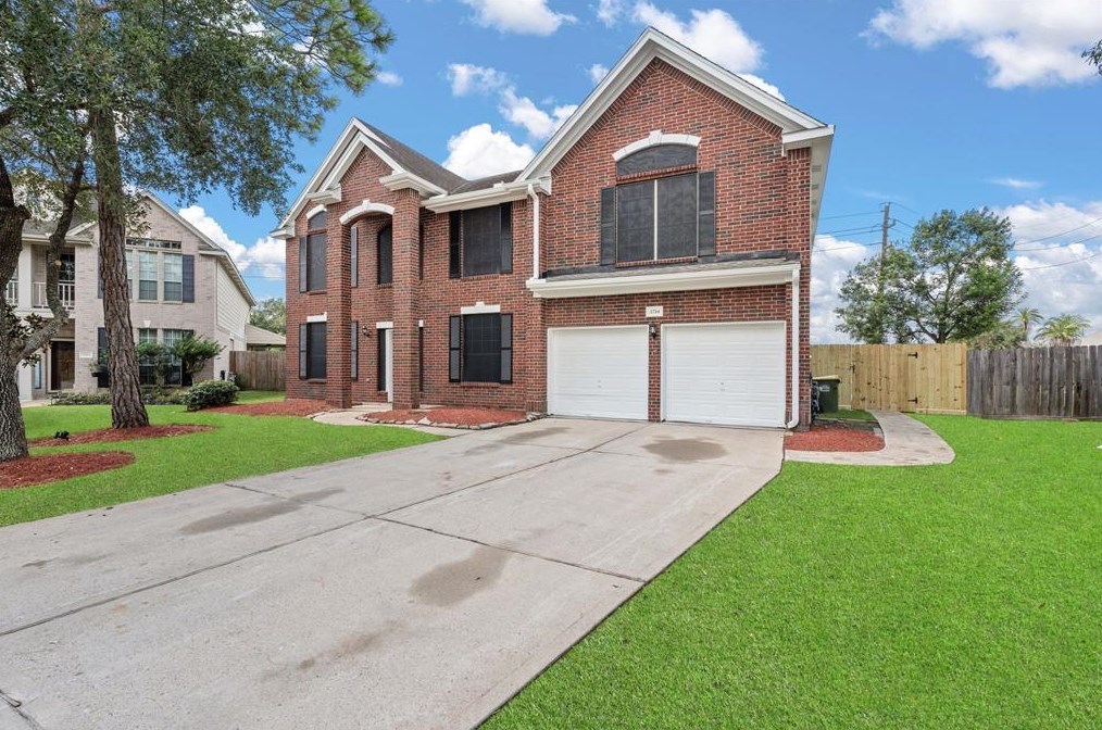 3714 W Pine Orchard Dr, Pearland, TX 77581