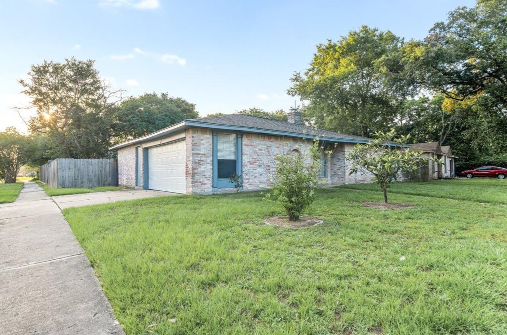 9603 Shady Tree Ln, Houston, TX 77086-2610