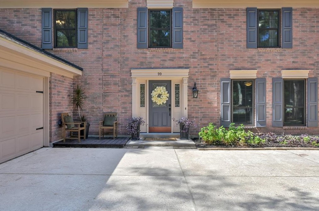 99 Breezy Point Pl, Spring, TX 77381