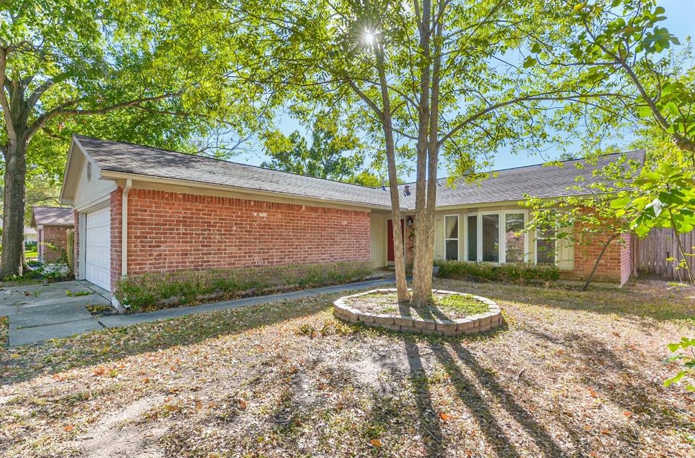 1022 Western Hills Dr, Katy, TX 77450