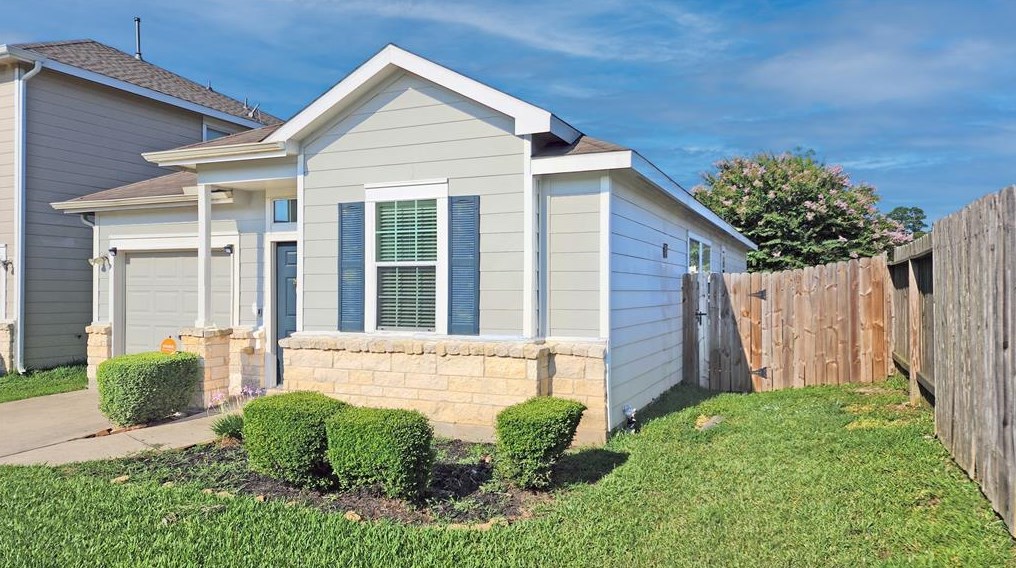 3979 Mossy Spring Ln, Spring TX  77388-3651 exterior
