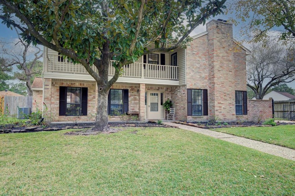 17634 Bent Cypress Dr, Spring, TX 77388-5708