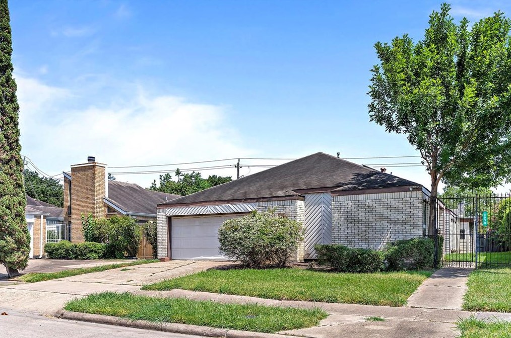 8030 Cobblefield Ln, Houston, TX 77071