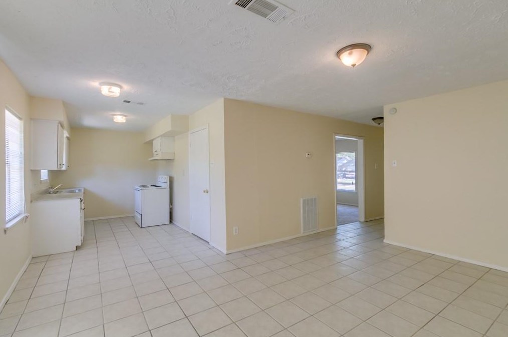 11203 Lera St, Houston, TX 77016