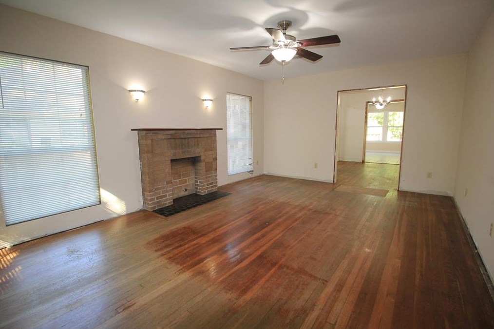 1905 Idylwood Dr, Houston TX  77023-4804 exterior