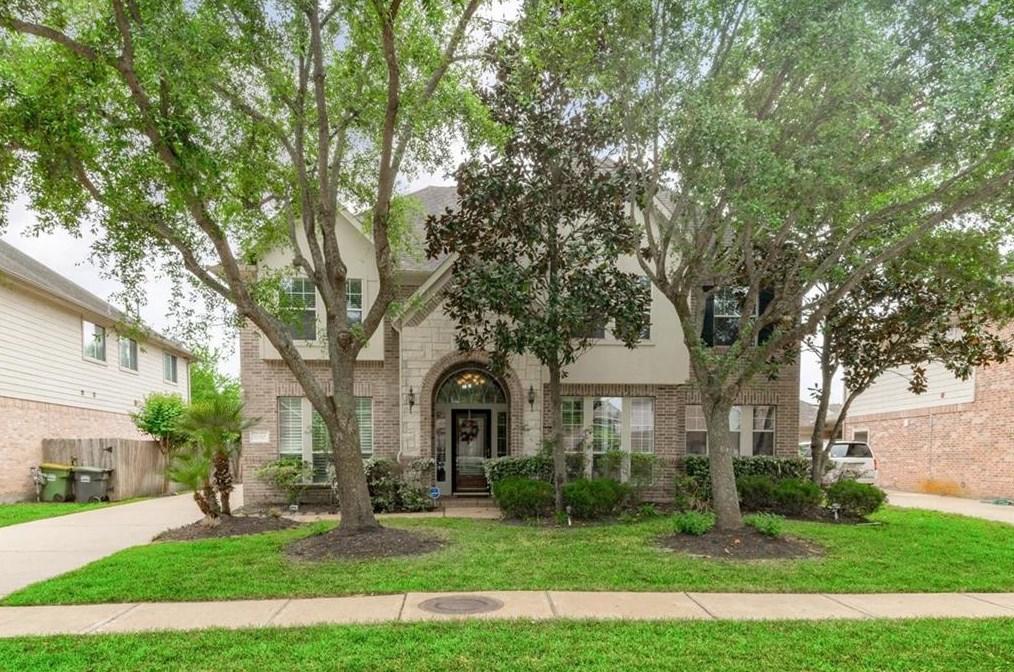 12310 Evening Bay Dr, Pearland, TX 77584-8827