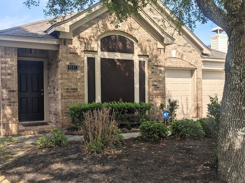 9147 Sunlit Park Dr, Humble, TX 77396
