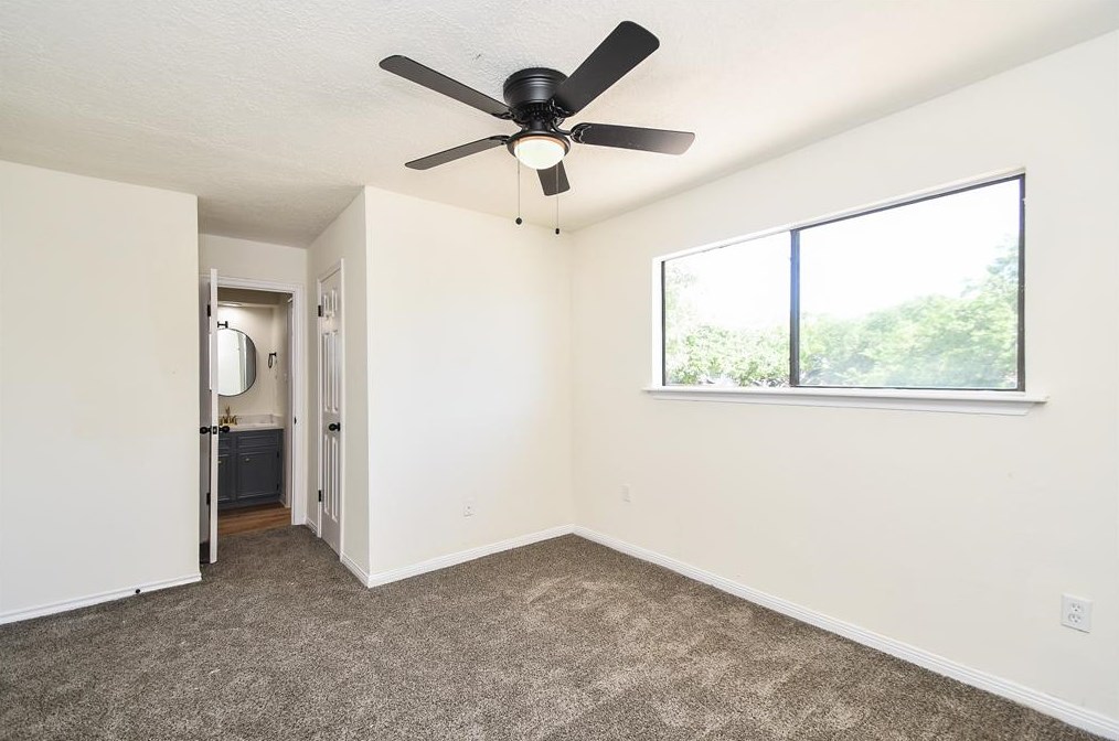 3203 Ashton Park Dr, Houston TX  77082-2215 exterior