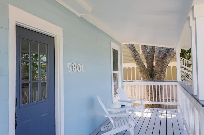5801 Ave S 1/2, Galveston, TX 77551