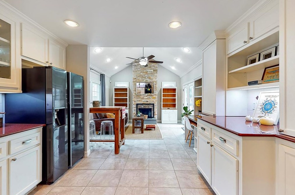 2108 White Oak Dr, Houston TX  77009-7409 exterior