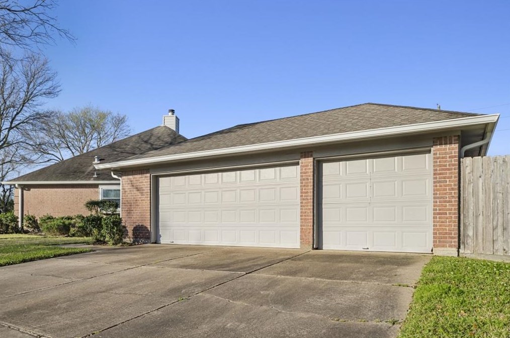 2011 Country Mile Ct, Richmond, TX 77406