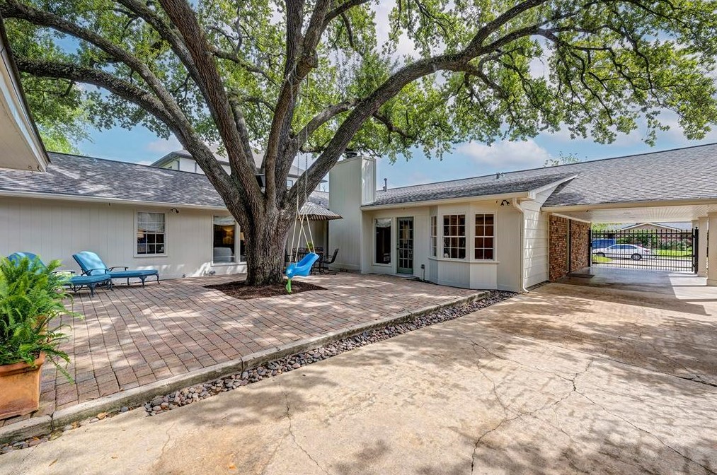 6236 Terwilliger Way, Houston TX  77056-2607 exterior