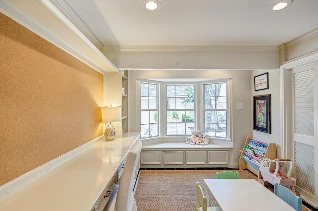 6236 Terwilliger Way, Houston TX  77056-2607 exterior