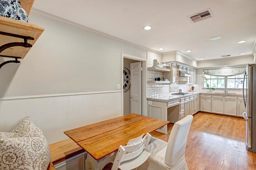 6236 Terwilliger Way, Houston TX  77056-2607 exterior